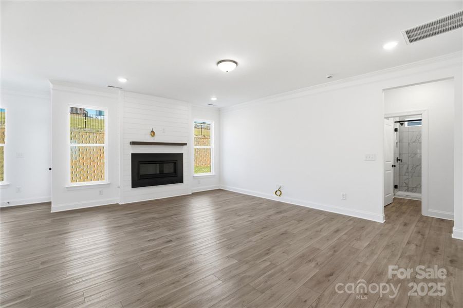 Spacious, unfurnished interior of a new home in Summerlin, Mooresville (Image 41).