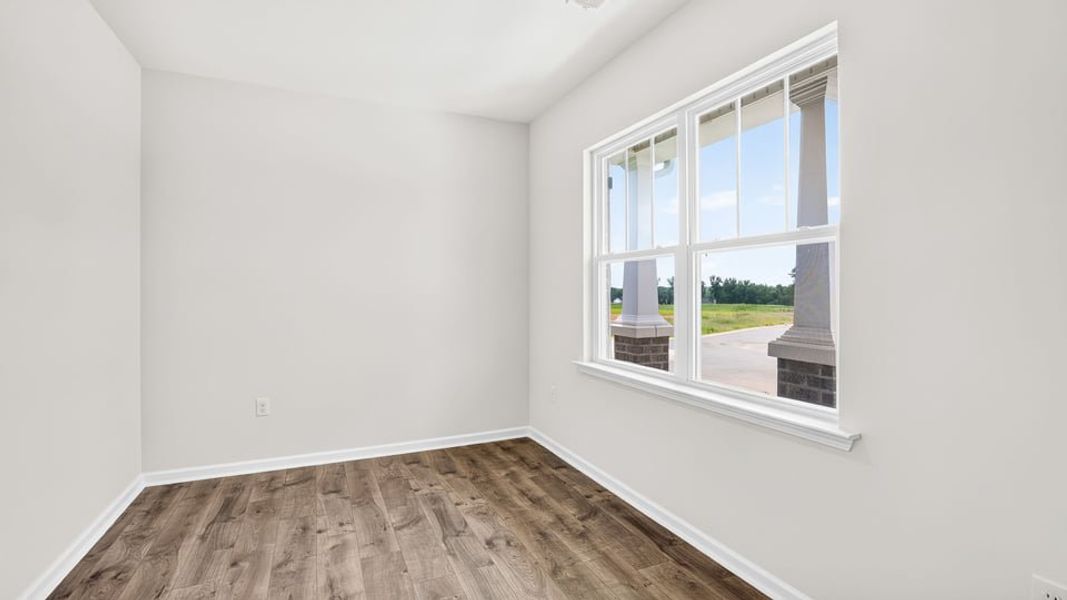 Spacious, unfurnished interior of a new home in Woodglen, Piedmont (Image 16).