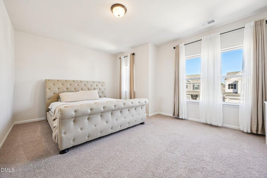 24-web-or-mls-Commons Cir-S2511-024