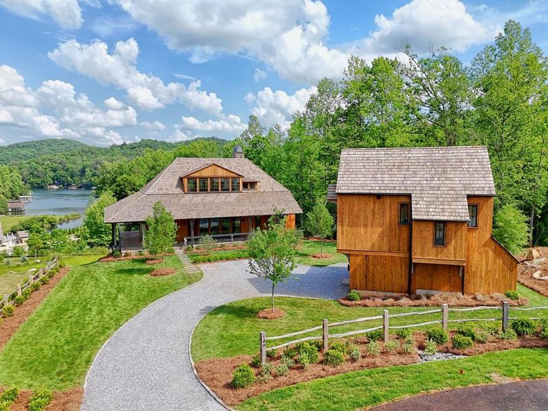 Community amenities in , Clarkesville (Image 35).