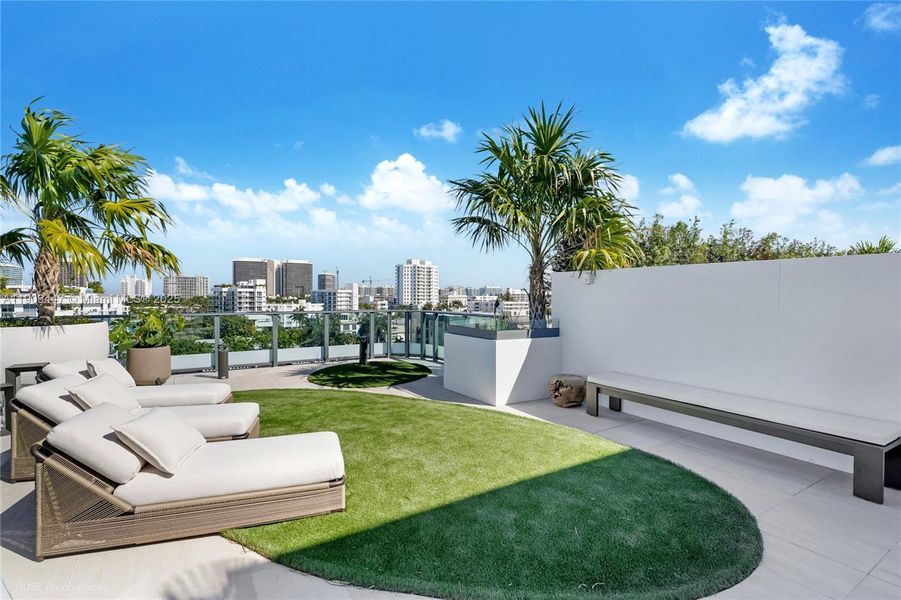 Image 36 of a home in Alana Bay Harbor Islands. Image 36 of a home in Alana Bay Harbor Islands.