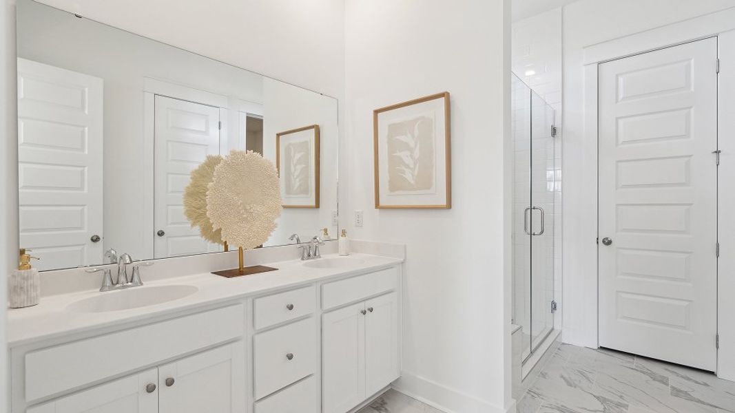 2663 Hayden Owners Bath 1of2 F1 073125