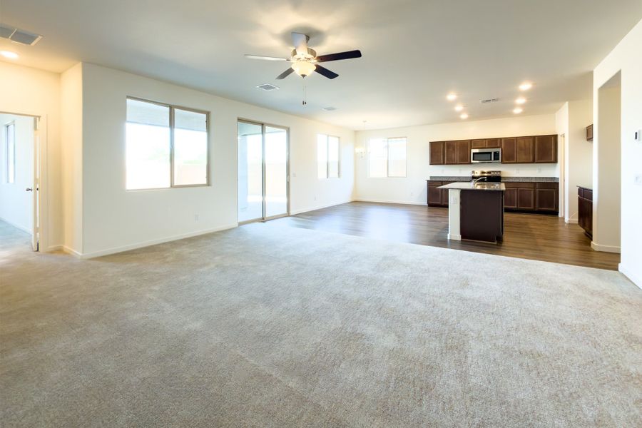 Spacious, unfurnished interior of a new home in Rancho Mirage, Maricopa (Image 29). Spacious, unfurnished interior of a new home in Rancho Mirage, Maricopa (Image 29).