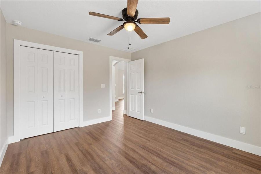 Spacious, unfurnished interior of a new home in , Ocklawaha (Image 30).