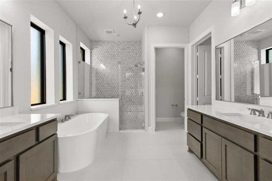 15638 Audubon Park Master Bath1