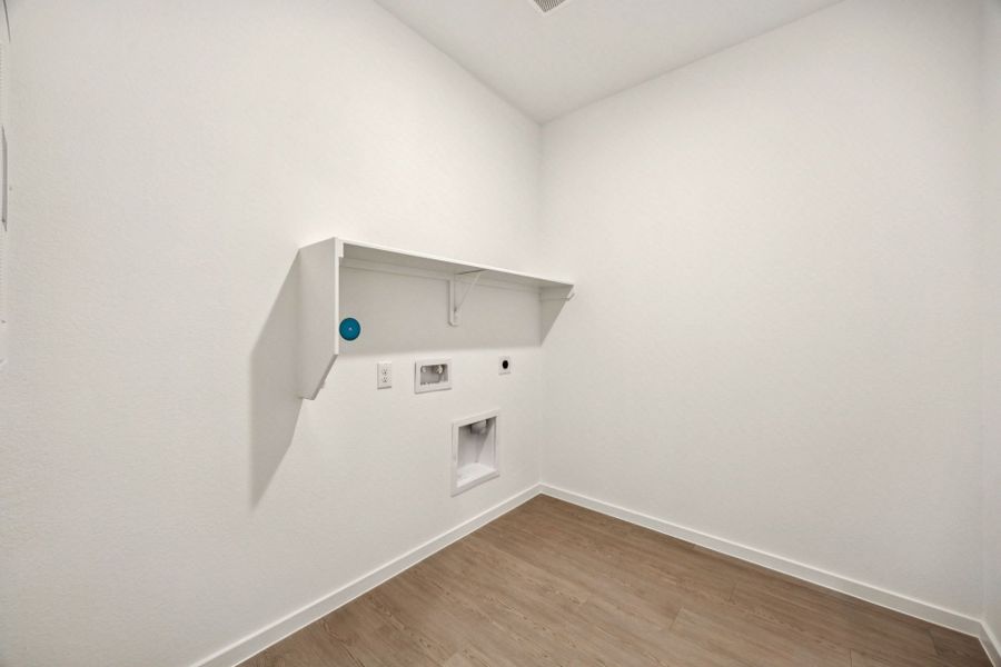 Spacious, unfurnished interior of a new home in Montgomery Bend, Montgomery (Image 15).