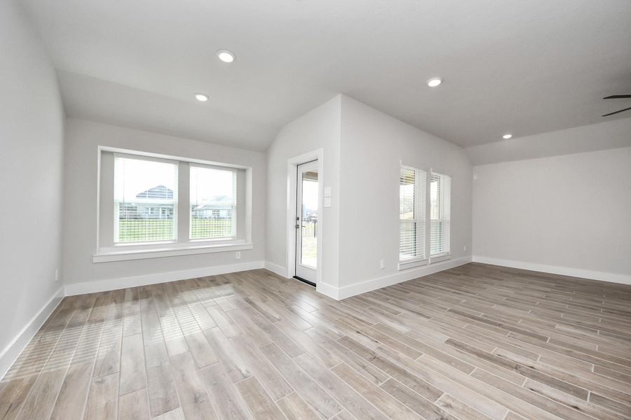 Spacious, unfurnished interior of a new home in Laurel Landing: Landmark Collection, Alvin (Image 38). Spacious, unfurnished interior of a new home in Laurel Landing: Landmark Collection, Alvin (Image 38).