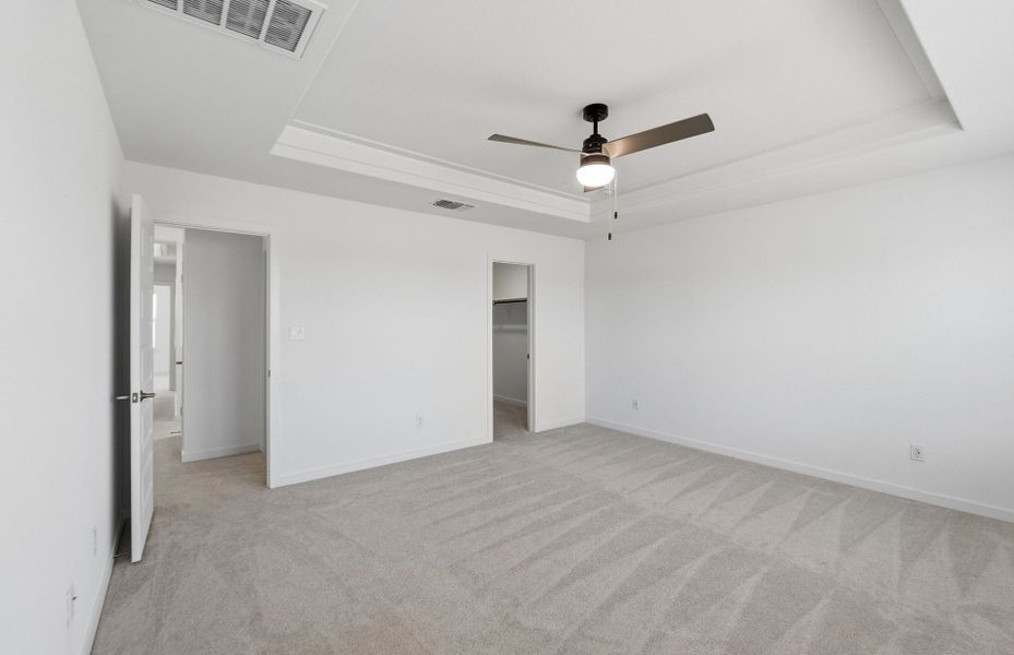 Spacious, unfurnished interior of a new home in Wolf Ranch, Georgetown (Image 47).