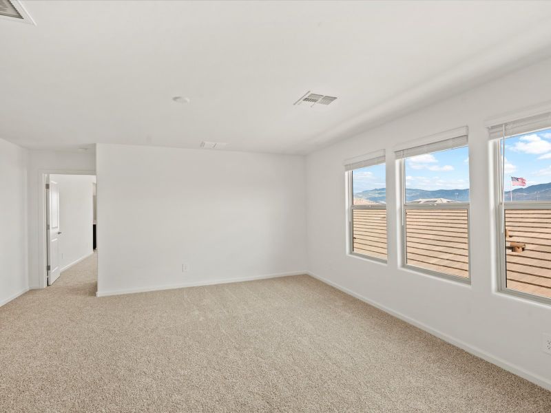 Spacious, unfurnished interior of a new home in Hanson Ridge, Vail (Image 12).