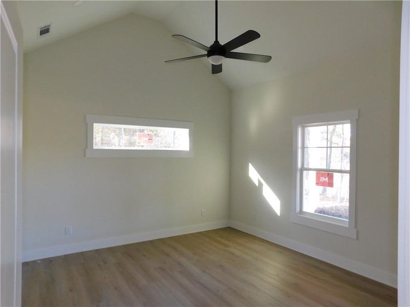 Spacious, unfurnished interior of a new home in , Dahlonega (Image 4).