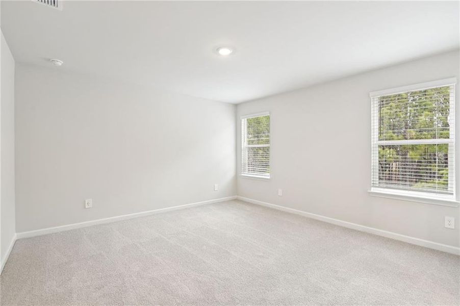 Spacious, unfurnished interior of a new home in Ivey Township, Dallas (Image 32).