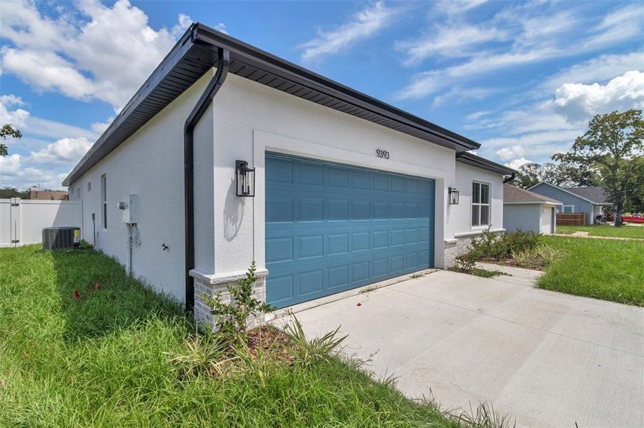 Exterior details and patio area of a home in , Summerfield (Image 4).