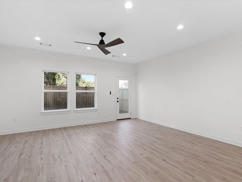 Spacious, unfurnished interior of a new home in , Houston (Image 21).