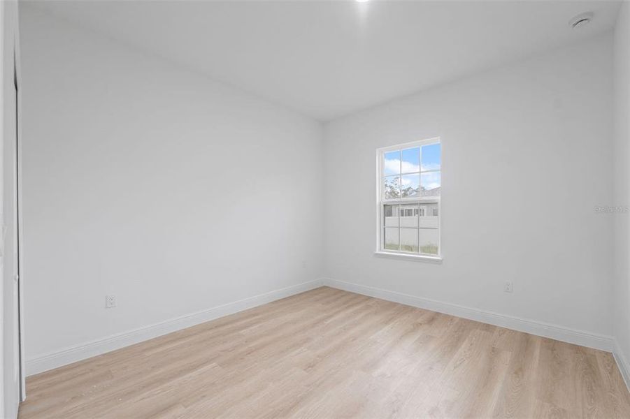 Spacious, unfurnished interior of a new home in , Ocala (Image 18).