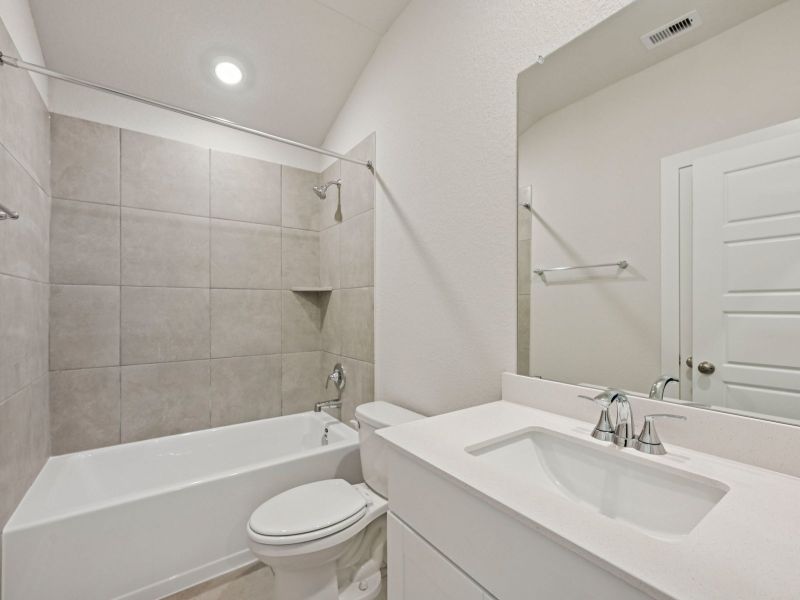 Furnished interior view inside a new home in Stewart's Ranch, Conroe (Image 7).