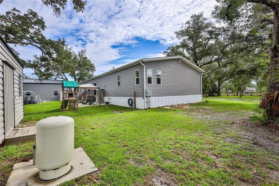 Exterior details and patio area of a home in , Weeki Wachee (Image 26). Exterior details and patio area of a home in , Weeki Wachee (Image 26).