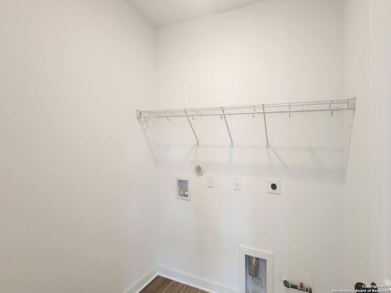 Spacious, unfurnished interior of a new home in Arcadia Ridge, San Antonio (Image 14).