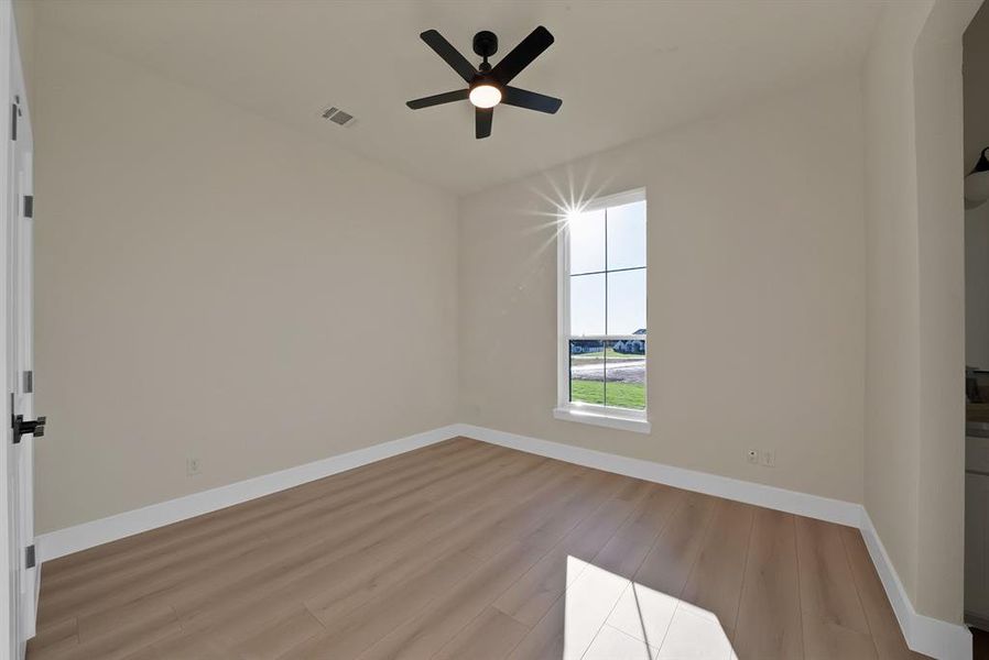 Spacious, unfurnished interior of a new home in , Weatherford (Image 22).