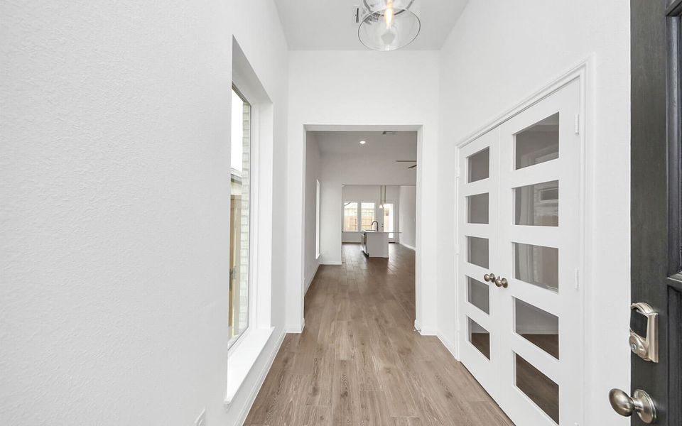 Image 11 representing the Emerson by Brookfield Residential in 40' Traditional Homes at Elyson, Katy, TX. Image 11 representing the Emerson by Brookfield Residential in 40' Traditional Homes at Elyson, Katy, TX.