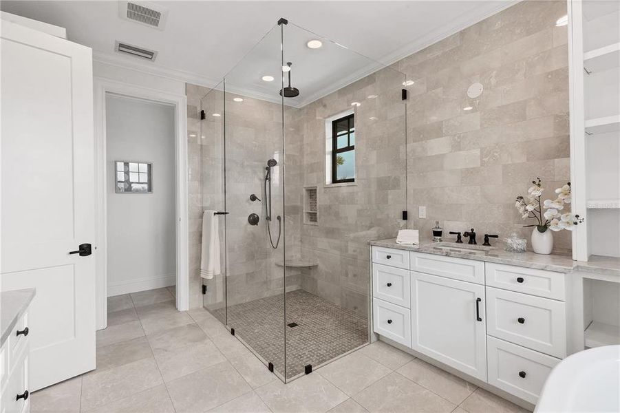 Furnished interior view inside a new home in , Boca Grande (Image 51).