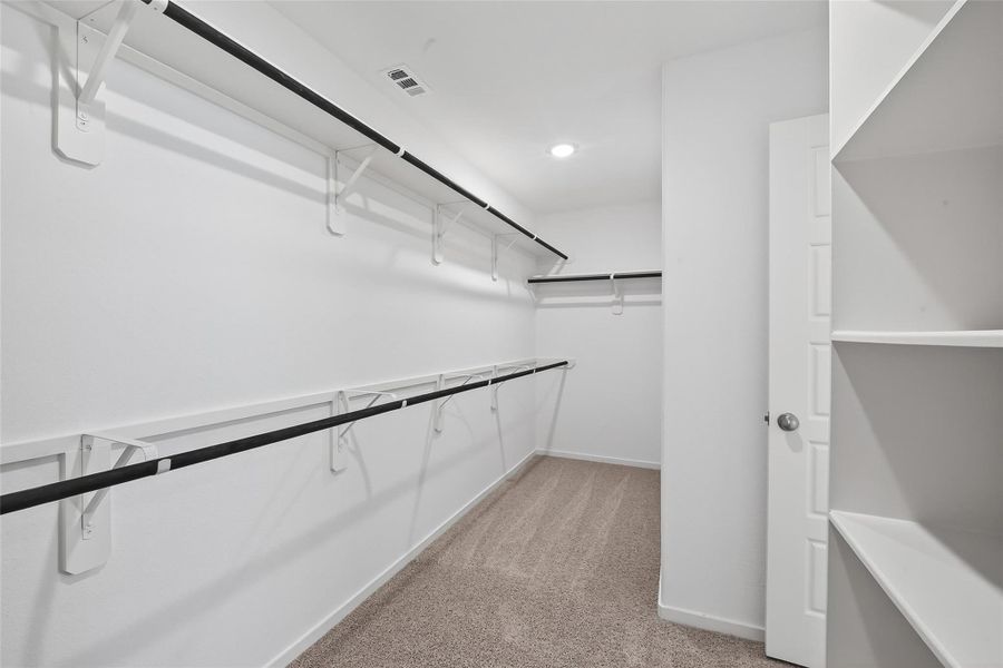 Spacious, unfurnished interior of a new home in Rollingbrook Estates, Baytown (Image 35). Spacious, unfurnished interior of a new home in Rollingbrook Estates, Baytown (Image 35).