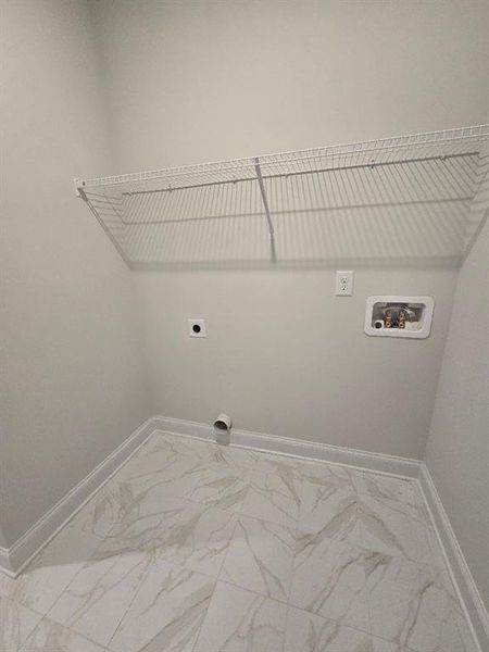 Spacious, unfurnished interior of a new home in Waters Edge, Mansfield (Image 17).