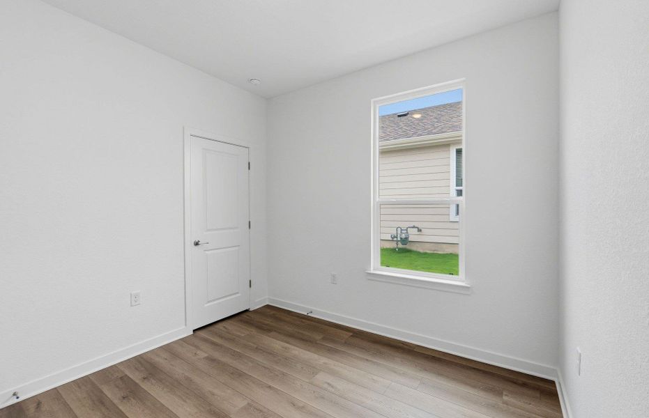 Spacious, unfurnished interior of a new home in Sun City Texas, Georgetown (Image 16).