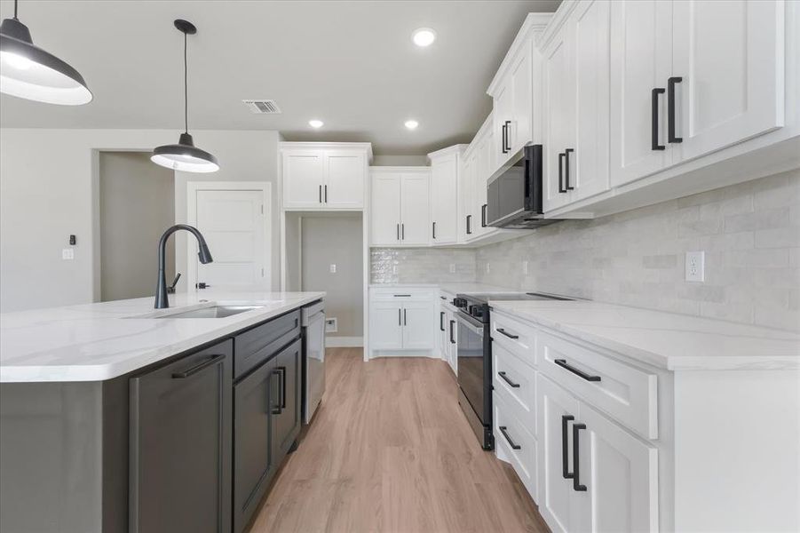 Furnished interior view inside a new home in , Fort Worth (Image 5).