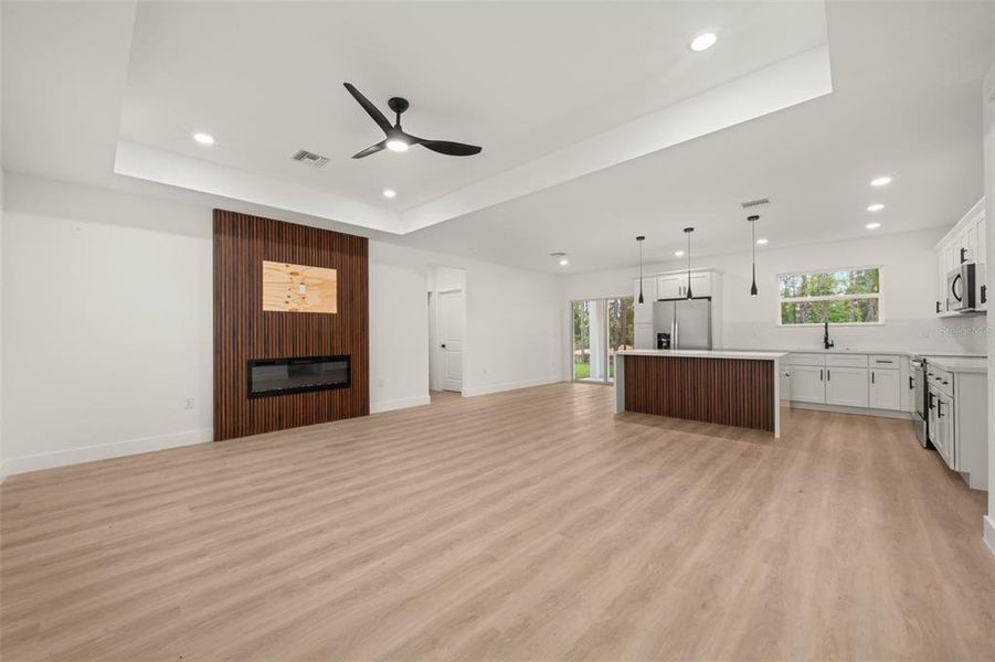 Spacious, unfurnished interior of a new home in , Sebring (Image 15).