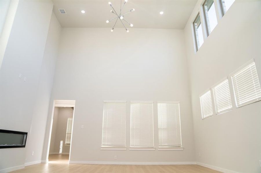 Spacious, unfurnished interior of a new home in Painted Tree, McKinney (Image 12). Spacious, unfurnished interior of a new home in Painted Tree, McKinney (Image 12).