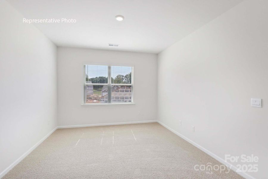 Spacious, unfurnished interior of a new home in Sonoma Hills, Charlotte (Image 37).
