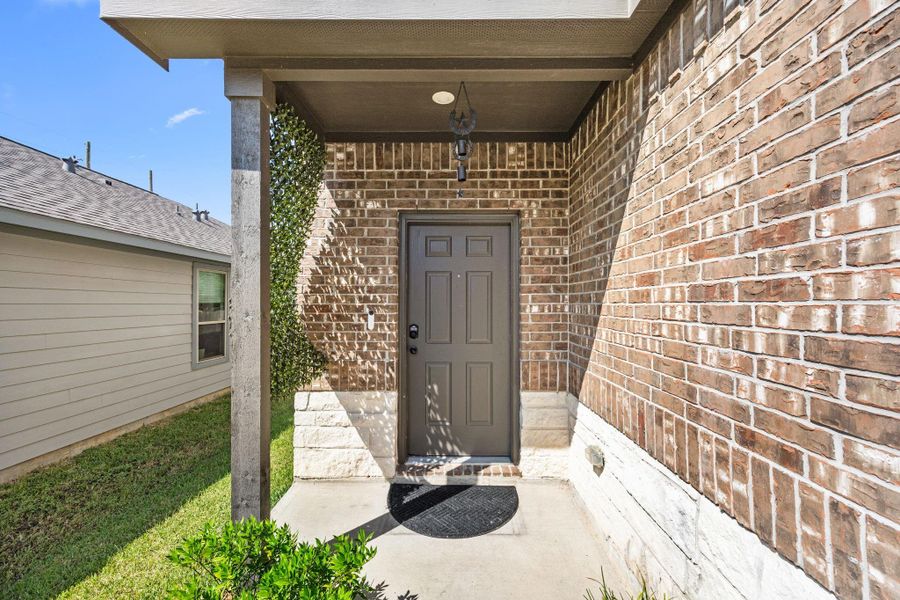 Exterior details and patio area of a home in Magnolia Springs, Montgomery (Image 21). Exterior details and patio area of a home in Magnolia Springs, Montgomery (Image 21).