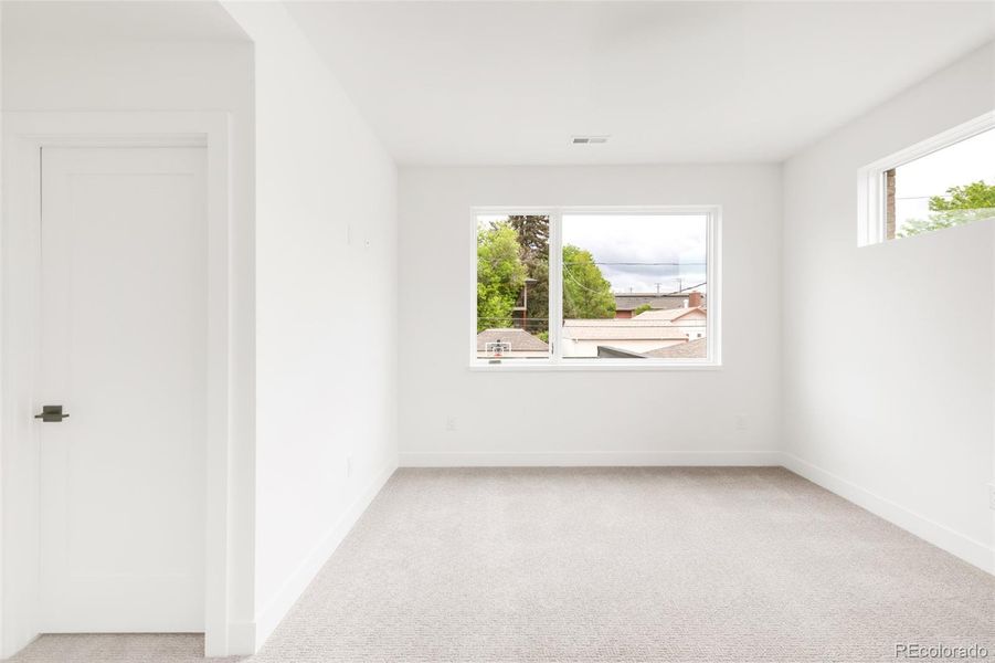 Spacious, unfurnished interior of a new home in , Denver (Image 20).