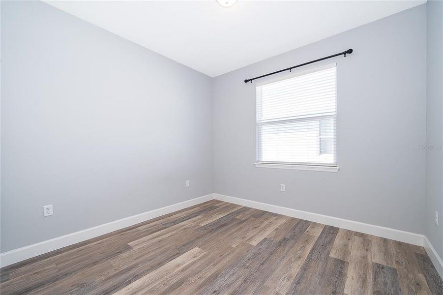 Spacious, unfurnished interior of a new home in , Osteen (Image 26).