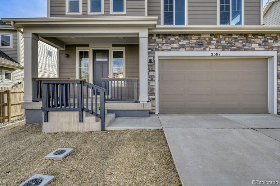 Exterior details and patio area of a home in , Superior (Image 4).