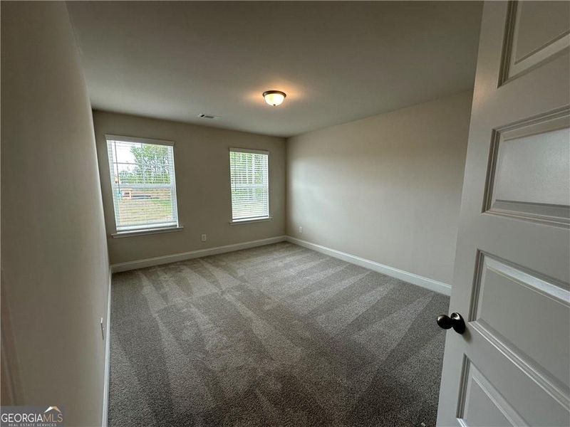 Spacious, unfurnished interior of a new home in Mulberry Summit, Flowery Branch (Image 11).