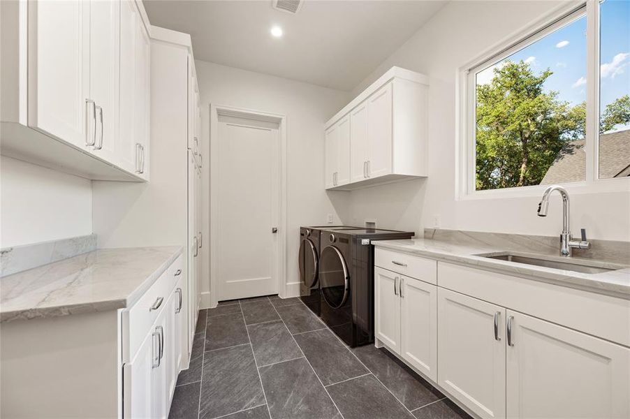 Furnished interior view inside a new home in , Richardson (Image 12).