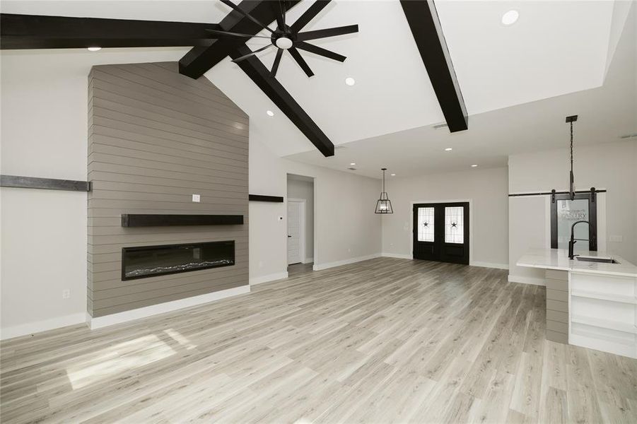 Spacious, unfurnished interior of a new home in , Greenville (Image 26).