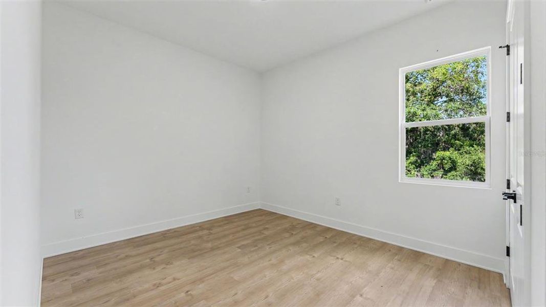 Spacious, unfurnished interior of a new home in , Davenport (Image 29).