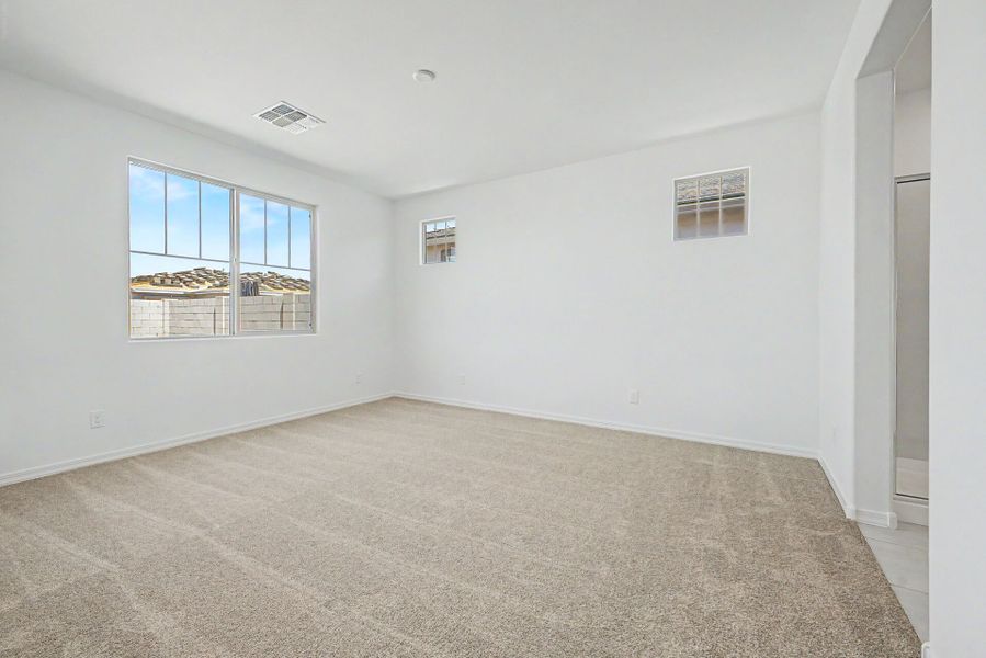 Spacious, unfurnished interior of a new home in Empire Pointe, Queen Creek (Image 11).