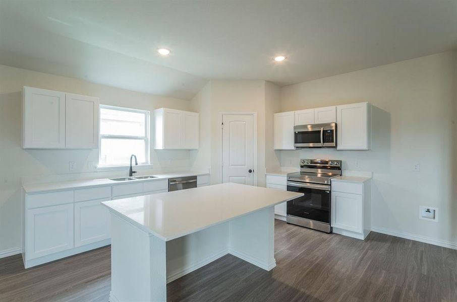 Edited_404_Rose_Ave_5 Edited_404_Rose_Ave_5