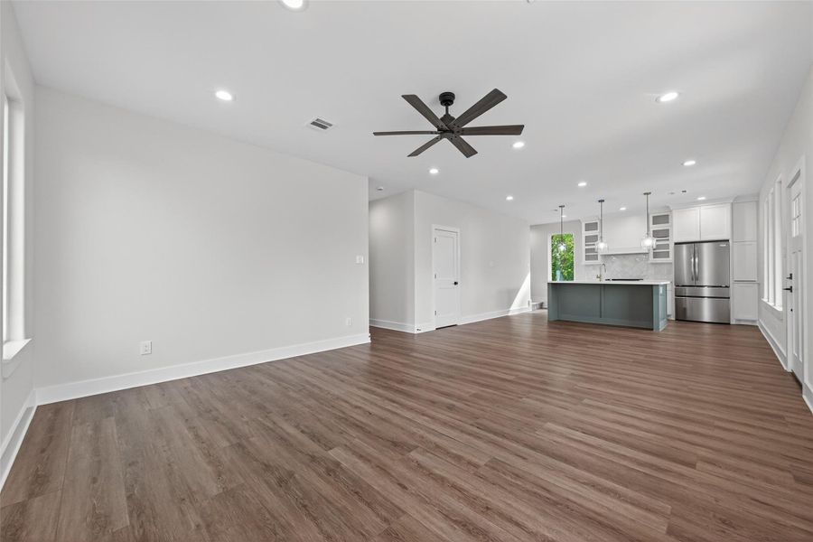 Spacious, unfurnished interior of a new home in , Bridge City (Image 31).