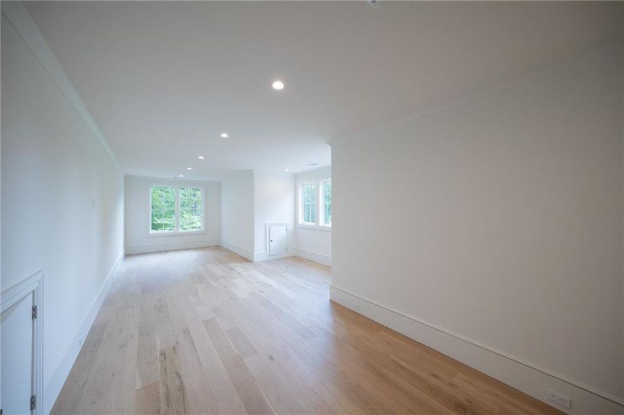 Spacious, unfurnished interior of a new home in Blue Heron Walk, Atlanta (Image 20).