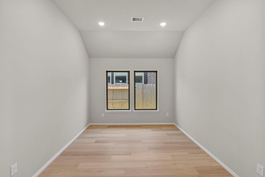 Spacious, unfurnished interior of a new home in Grand Central Park, Conroe (Image 25).