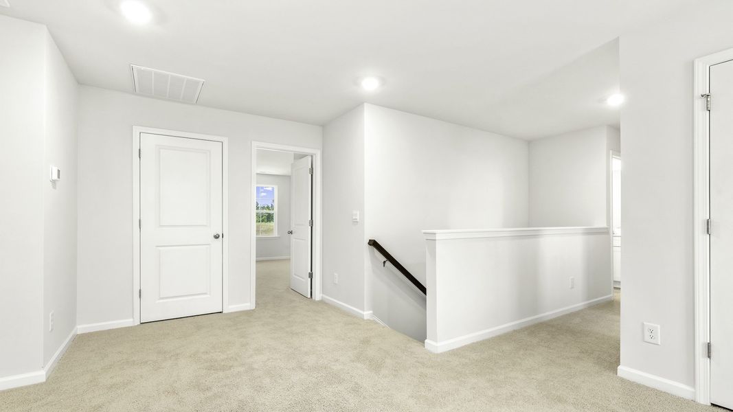 Spacious, unfurnished interior of a new home in Forest Creek, Winston-Salem (Image 18).
