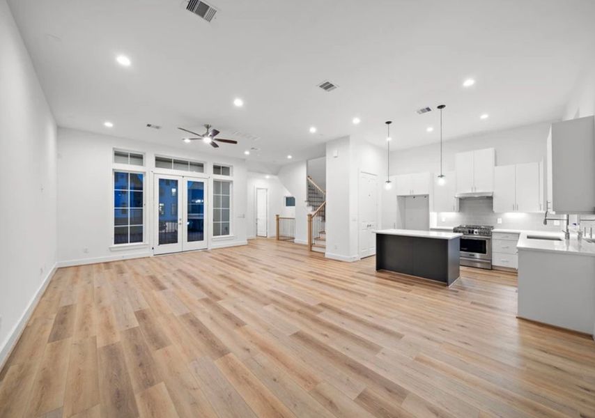 Representative unfurnished interior of a home built from the The Amy by Riverway Homes in Sherwood Oak Gardens, Houston (Image 15). Representative unfurnished interior of a home built from the The Amy by Riverway Homes in Sherwood Oak Gardens, Houston (Image 15).