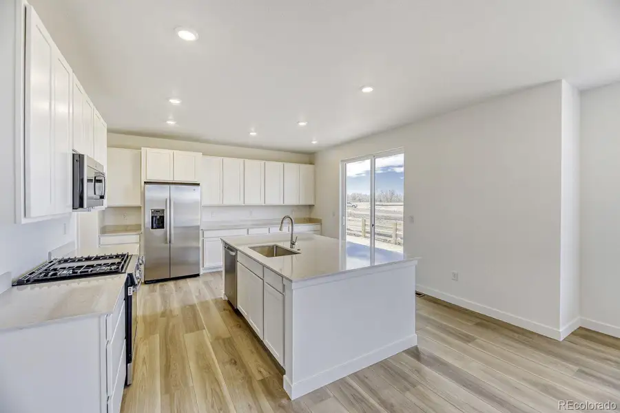 Furnished interior view inside a new home in Vermilion Creek, Centennial (Image 4).