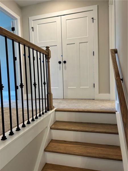 Spacious, unfurnished interior of a new home in Edwards Ridge, Central (Image 25).