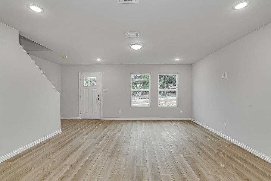 Spacious, unfurnished interior of a new home in , Fort Worth (Image 23).