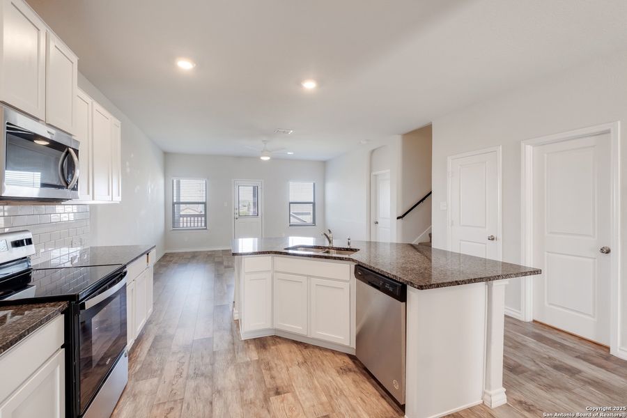 Furnished interior view inside a new home in Laurel Vistas, San Antonio (Image 10). Furnished interior view inside a new home in Laurel Vistas, San Antonio (Image 10).